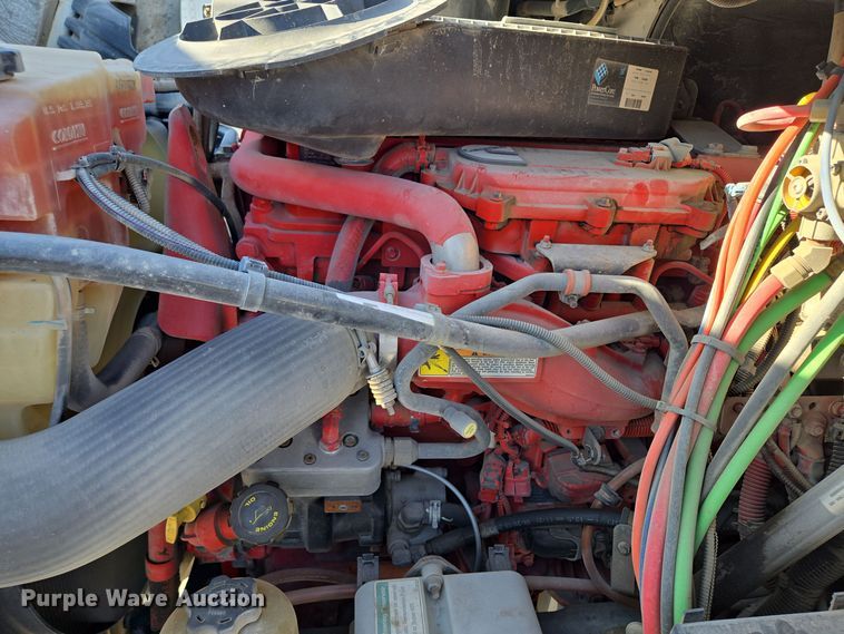 image for item EQ3883 2016 Freightliner  Cascadia semi truck