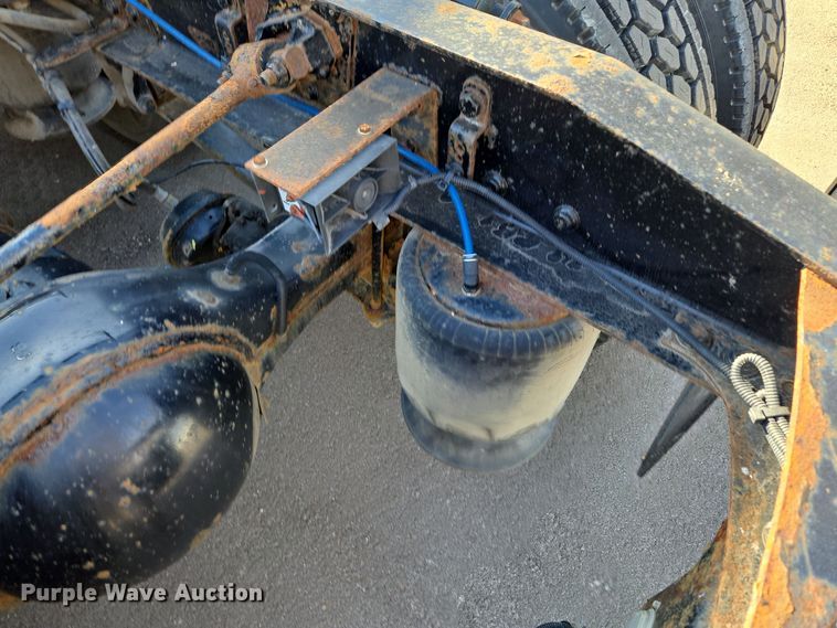 image for item EQ3883 2016 Freightliner  Cascadia semi truck