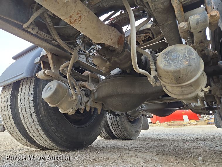 image for item EQ3895 2009 Mack  GU713 semi truck