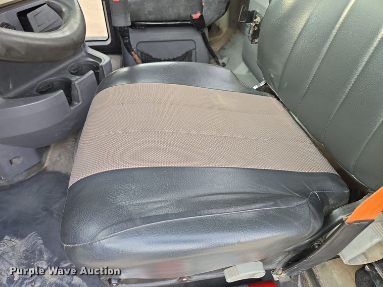 image for item EQ3895 2009 Mack  GU713 semi truck