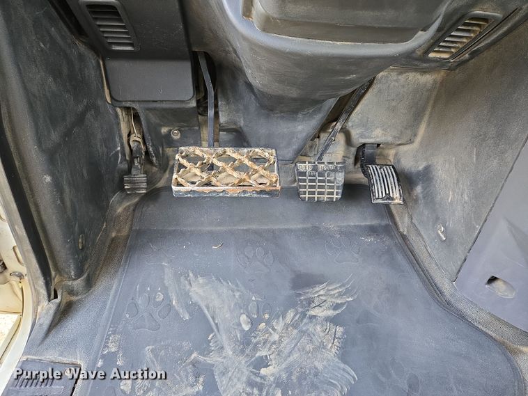 image for item EQ3895 2009 Mack  GU713 semi truck