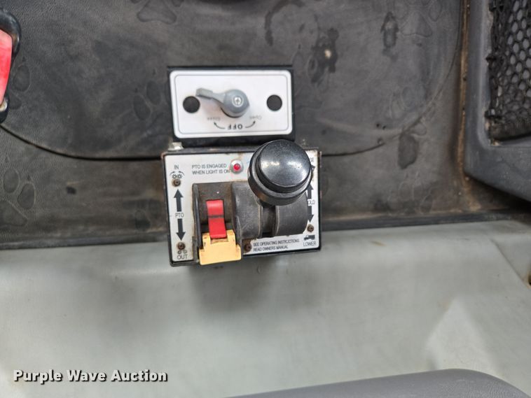 image for item EQ3895 2009 Mack  GU713 semi truck