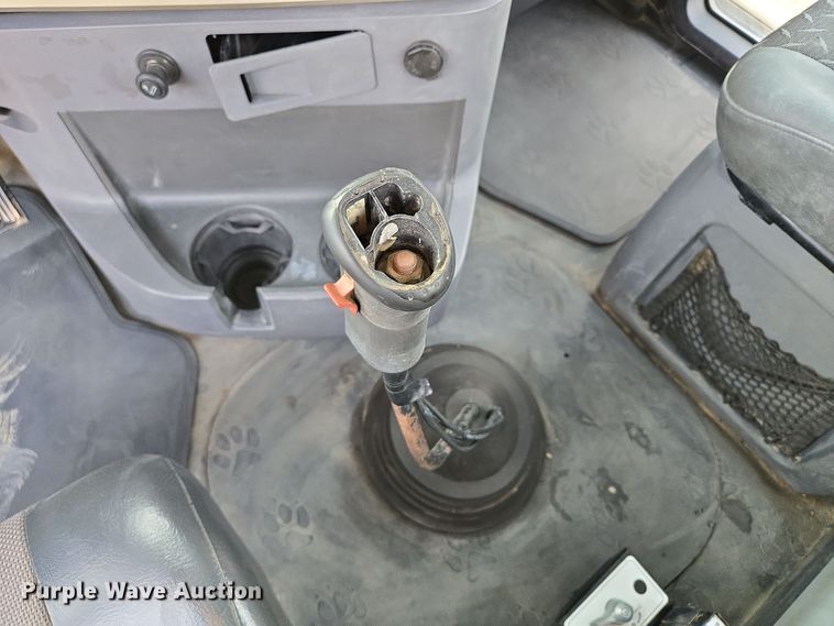 image for item EQ3895 2009 Mack  GU713 semi truck