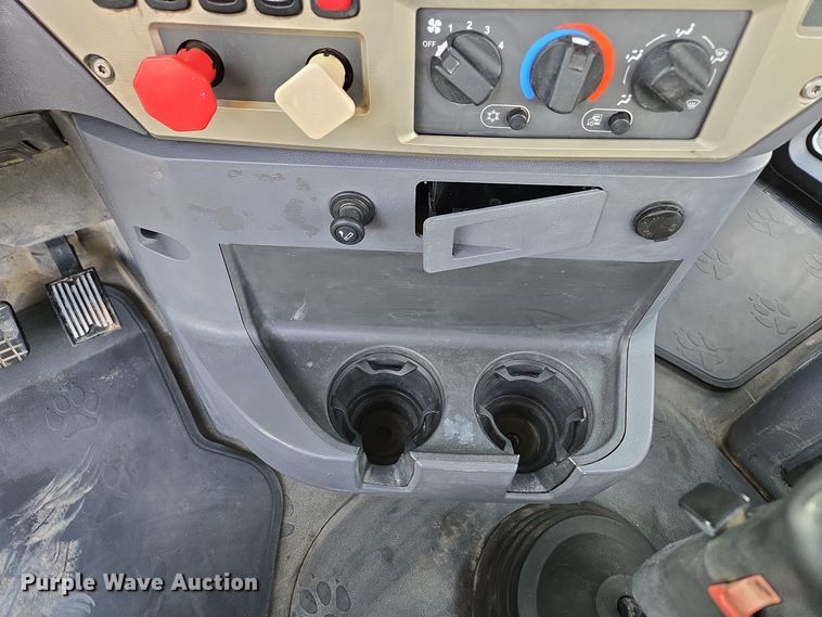 image for item EQ3895 2009 Mack  GU713 semi truck