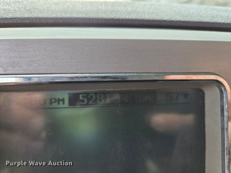 image for item EQ3895 2009 Mack  GU713 semi truck