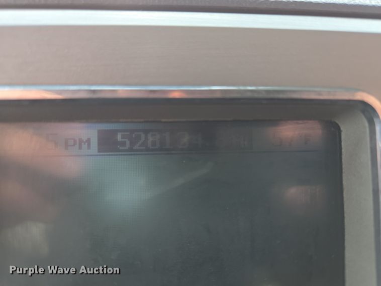 image for item EQ3895 2009 Mack  GU713 semi truck