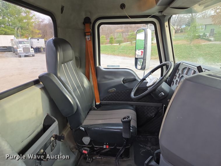 image for item EQ3895 2009 Mack  GU713 semi truck