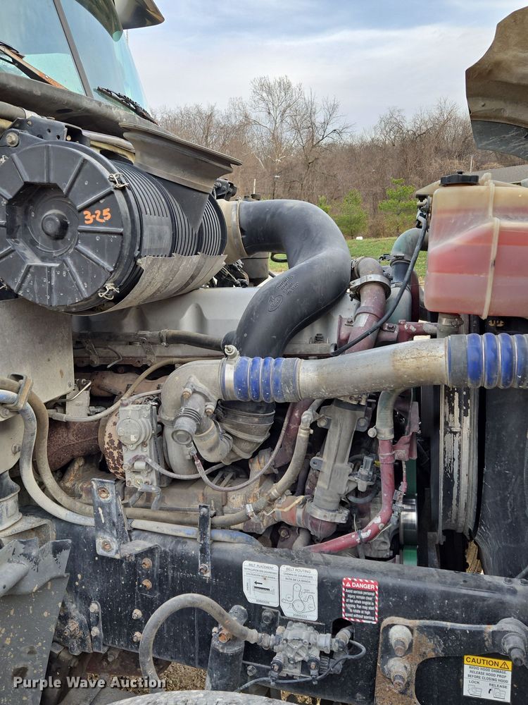 image for item EQ3895 2009 Mack  GU713 semi truck