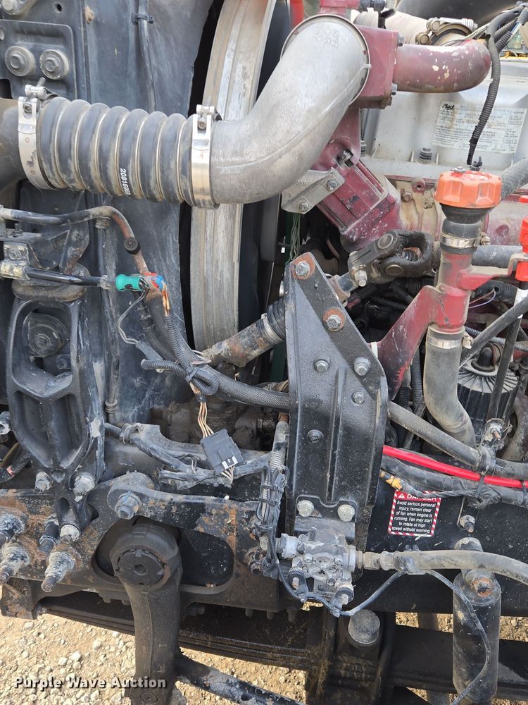 image for item EQ3895 2009 Mack  GU713 semi truck