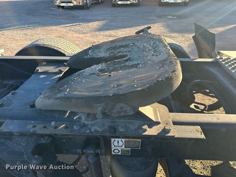 image for item ER4709 2022 Kenworth T680 semi truck