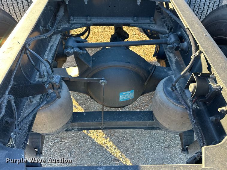 image for item ER4709 2022 Kenworth T680 semi truck