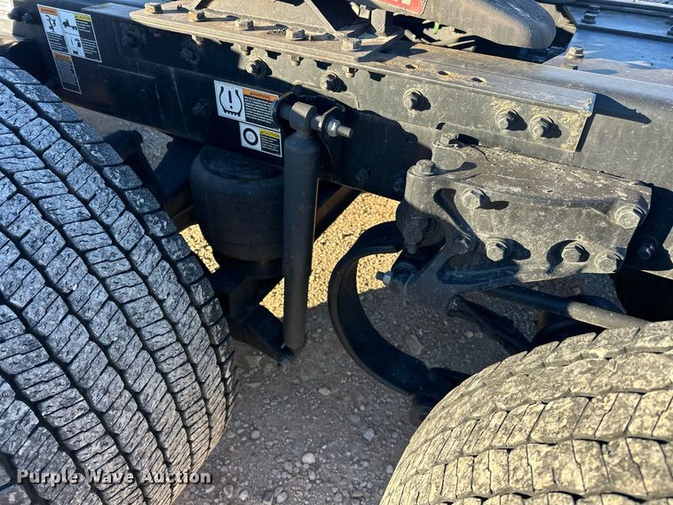 image for item ER4709 2022 Kenworth T680 semi truck