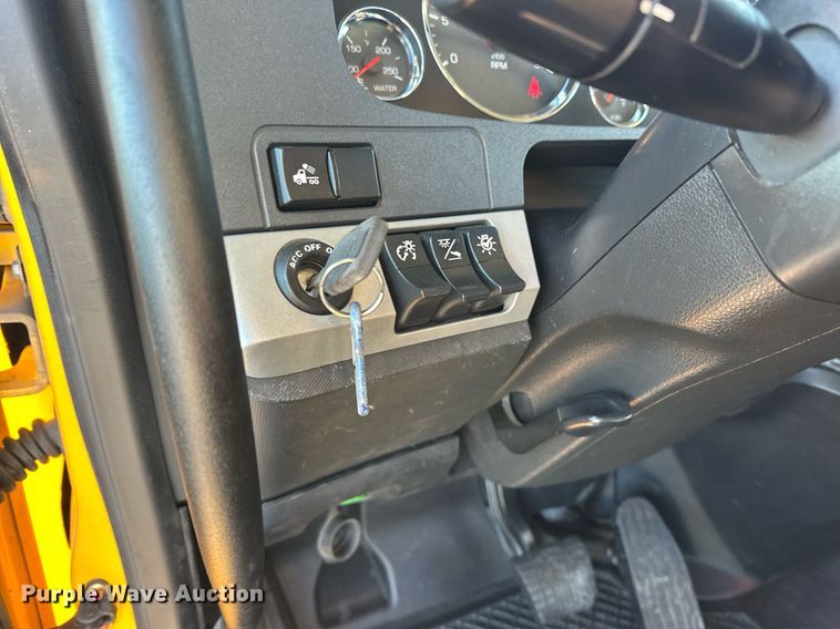 image for item ER4709 2022 Kenworth T680 semi truck