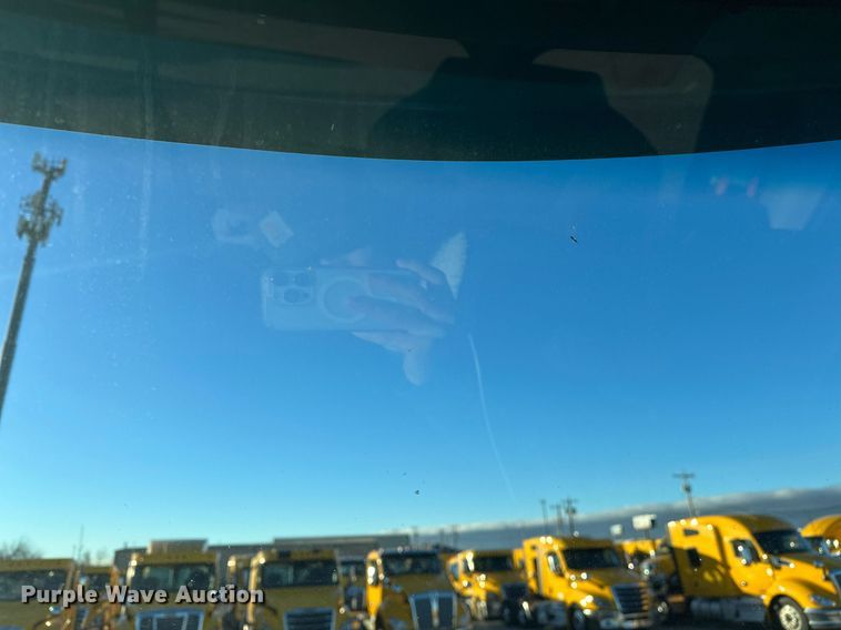 image for item ER4709 2022 Kenworth T680 semi truck