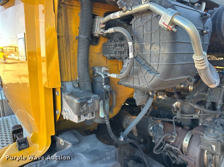 image for item ER4709 2022 Kenworth T680 semi truck