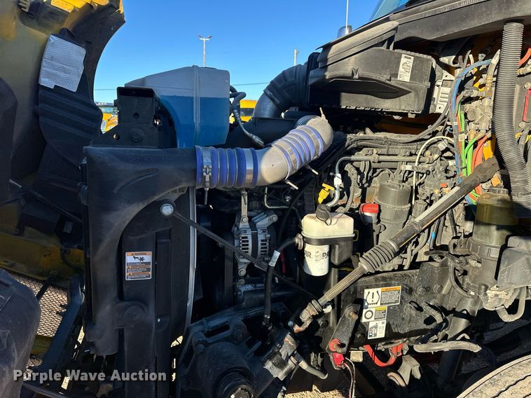 image for item ER4709 2022 Kenworth T680 semi truck