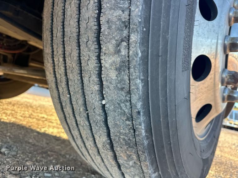 image for item ER4709 2022 Kenworth T680 semi truck