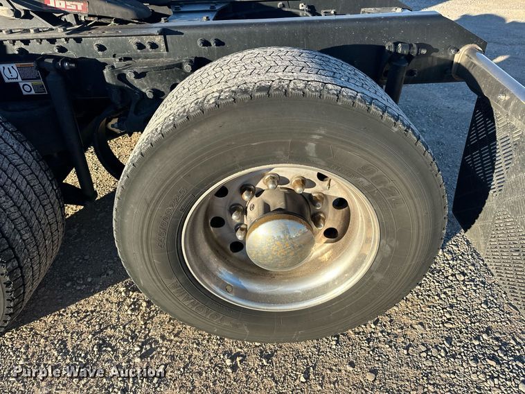 image for item ER4709 2022 Kenworth T680 semi truck