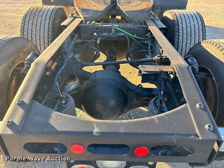 image for item ER4710 2021 Freightliner Cascadia 126 semi truck