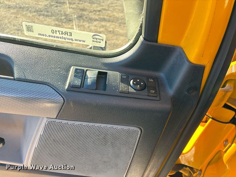 image for item ER4710 2021 Freightliner Cascadia 126 semi truck