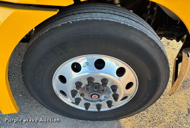 image for item ER4710 2021 Freightliner Cascadia 126 semi truck