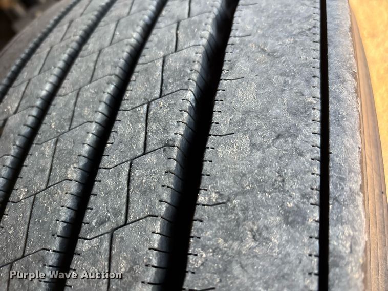 image for item ER4710 2021 Freightliner Cascadia 126 semi truck