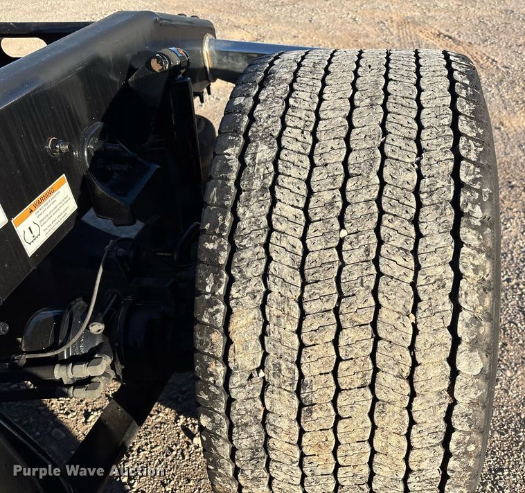 image for item ER4710 2021 Freightliner Cascadia 126 semi truck