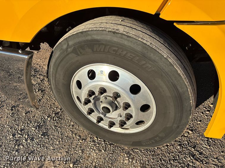 image for item ER4710 2021 Freightliner Cascadia 126 semi truck