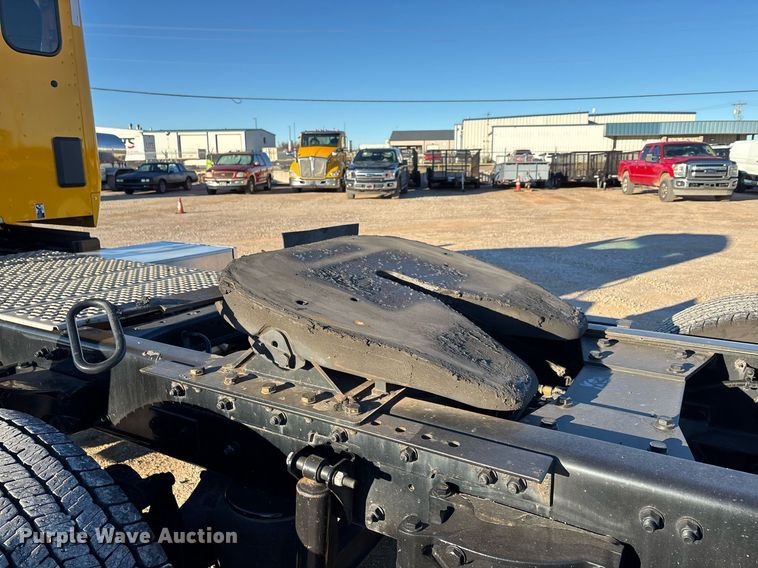 image for item ER4713 2022 Kenworth T680 semi truck