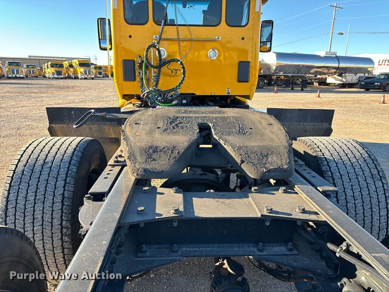 image for item ER4713 2022 Kenworth T680 semi truck