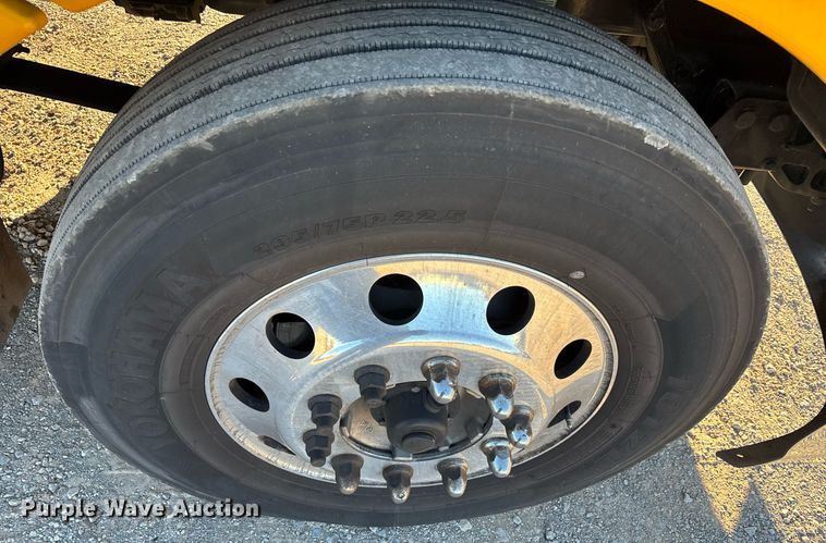 image for item ER4713 2022 Kenworth T680 semi truck