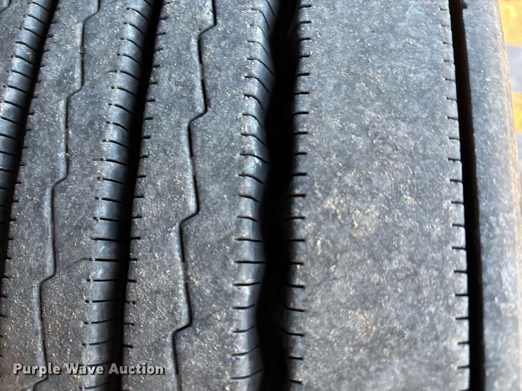 image for item ER4713 2022 Kenworth T680 semi truck