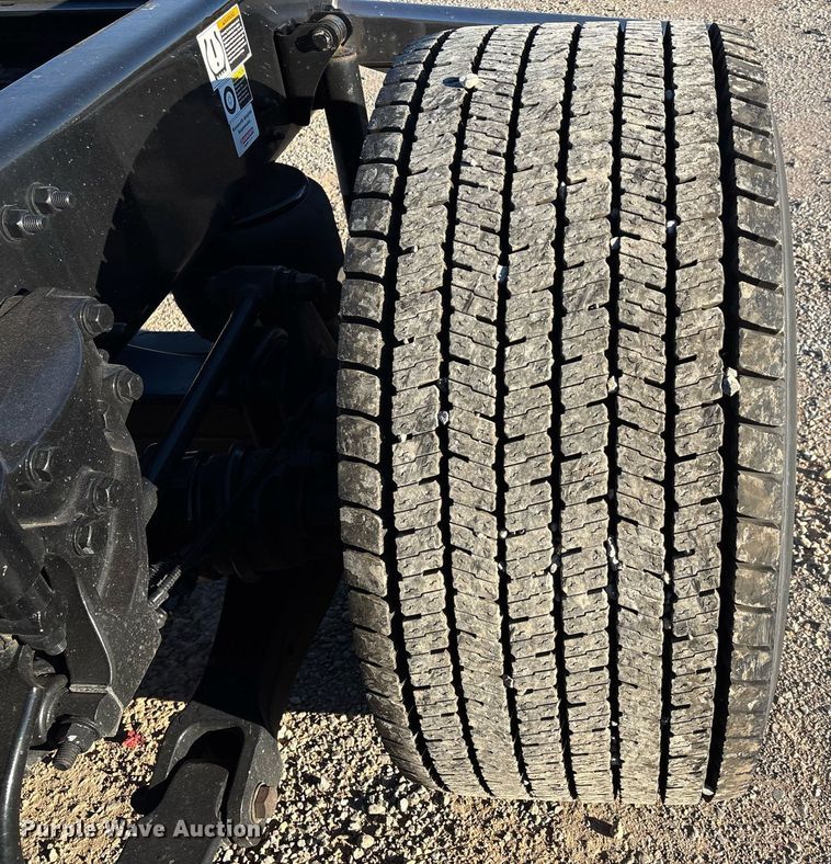 image for item ER4713 2022 Kenworth T680 semi truck