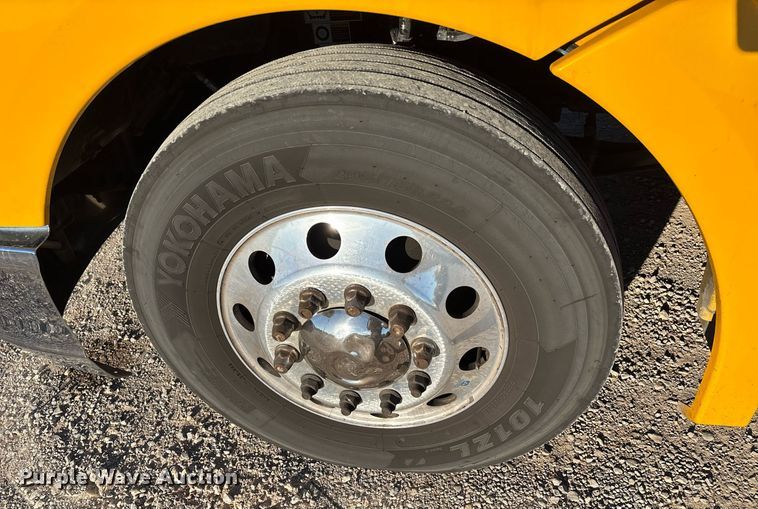 image for item ER4713 2022 Kenworth T680 semi truck