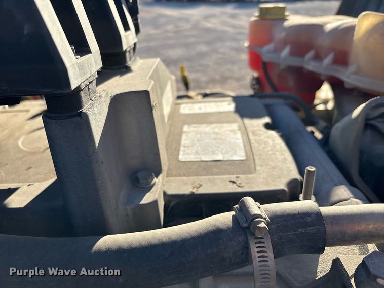 image for item ER4716 2020 Freightliner Cascadia 126 semi truck