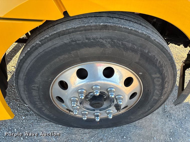 image for item ER4716 2020 Freightliner Cascadia 126 semi truck