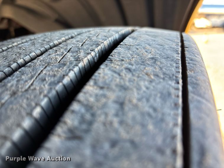 image for item ER4716 2020 Freightliner Cascadia 126 semi truck