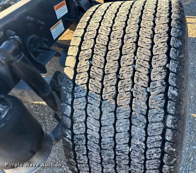 image for item ER4716 2020 Freightliner Cascadia 126 semi truck