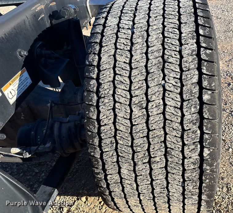 image for item ER4716 2020 Freightliner Cascadia 126 semi truck