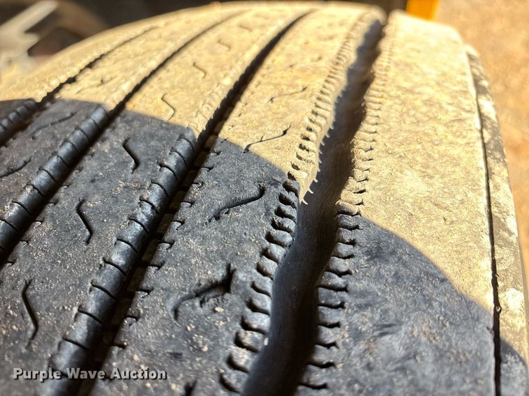 image for item ER4716 2020 Freightliner Cascadia 126 semi truck