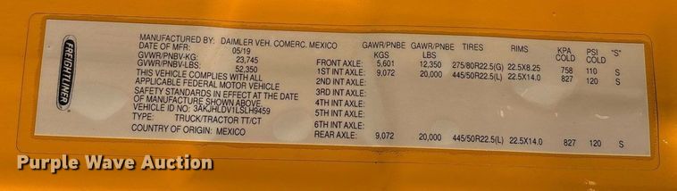 image for item ER4716 2020 Freightliner Cascadia 126 semi truck