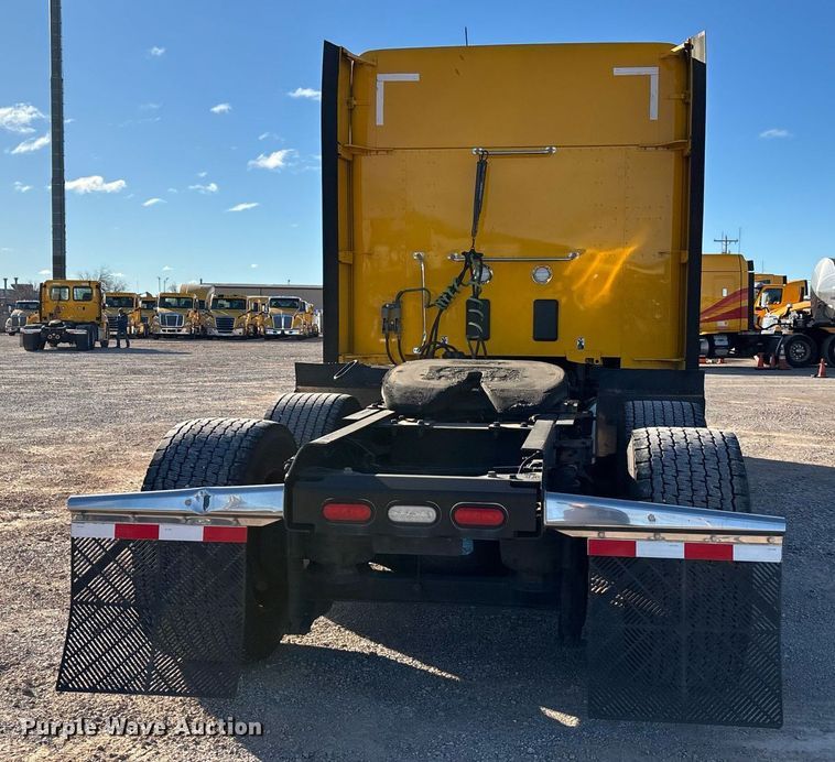 image for item ER4717 2019 Kenworth T680 semi truck