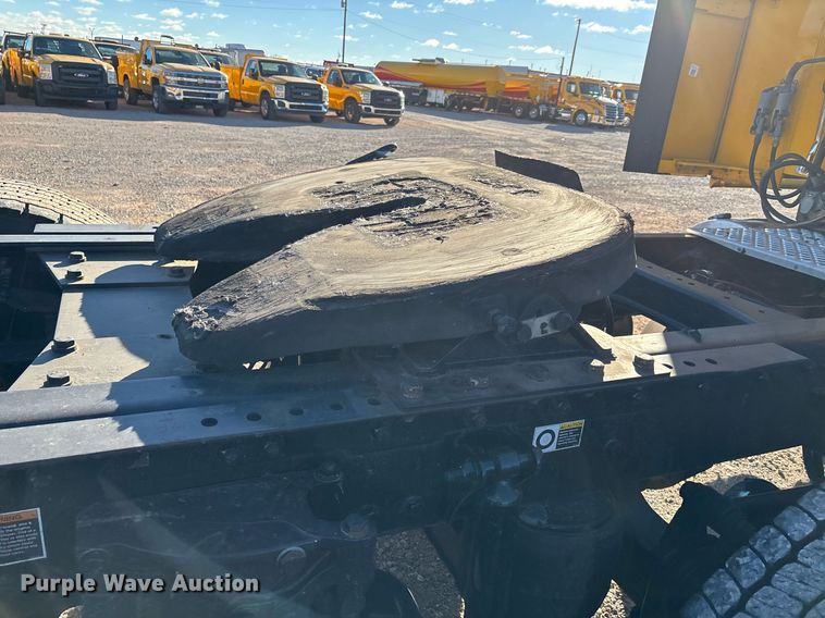 image for item ER4717 2019 Kenworth T680 semi truck