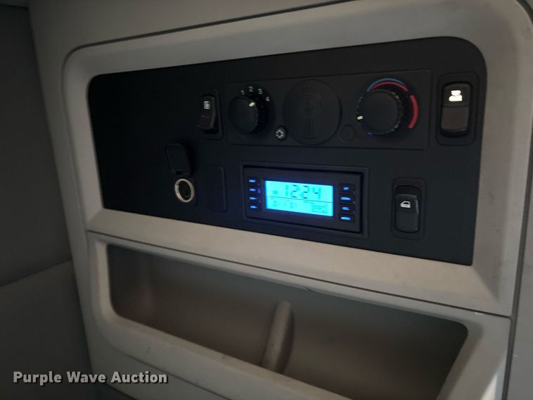 image for item ER4717 2019 Kenworth T680 semi truck