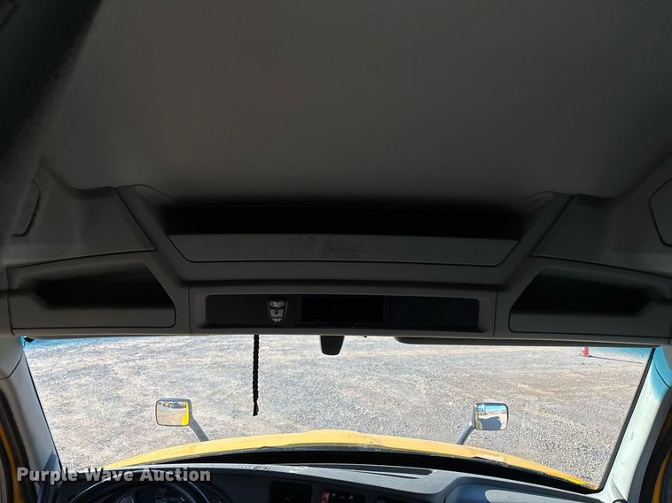 image for item ER4717 2019 Kenworth T680 semi truck