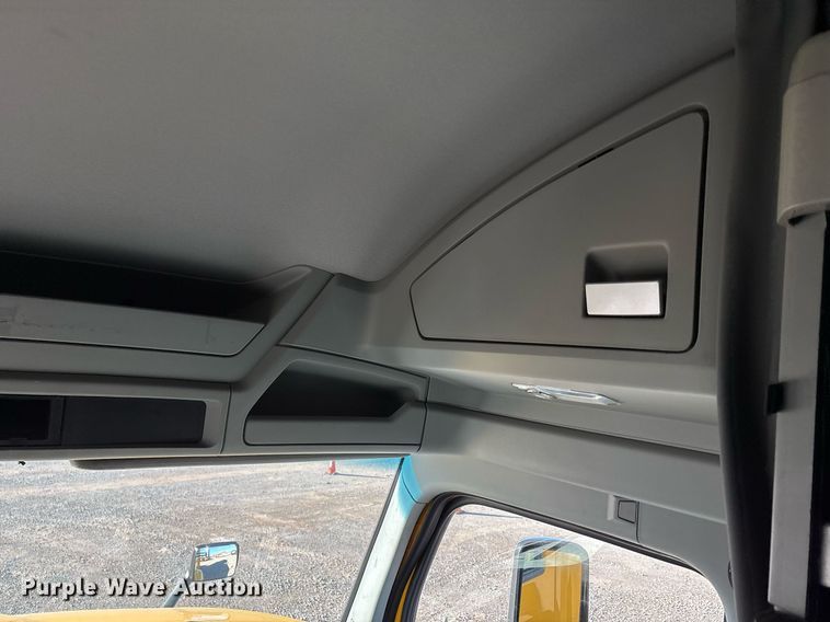 image for item ER4717 2019 Kenworth T680 semi truck