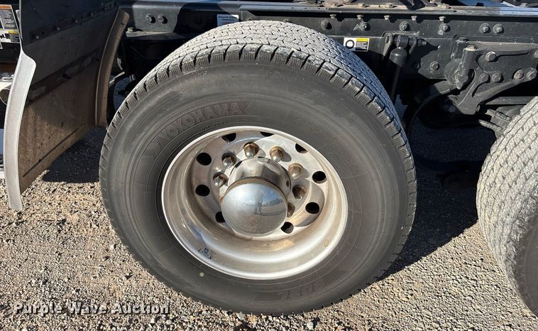 image for item ER4717 2019 Kenworth T680 semi truck