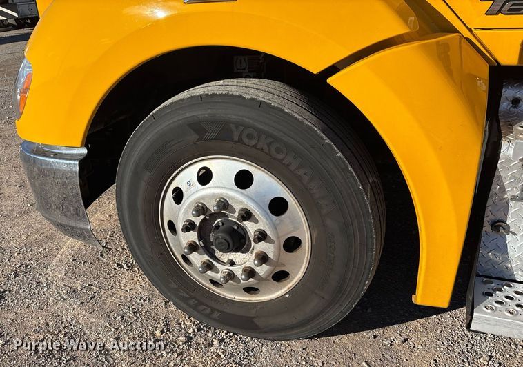 image for item ER4717 2019 Kenworth T680 semi truck