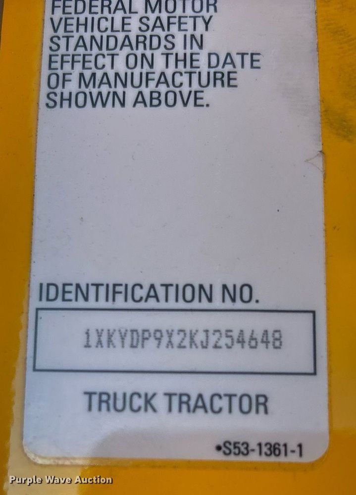 image for item ER4717 2019 Kenworth T680 semi truck