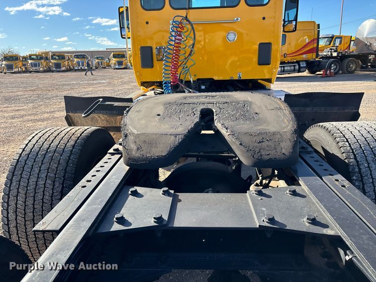 image for item ER4720 2021 Kenworth T680 semi truck